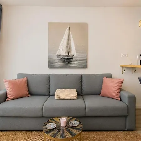 Auramar Apartment